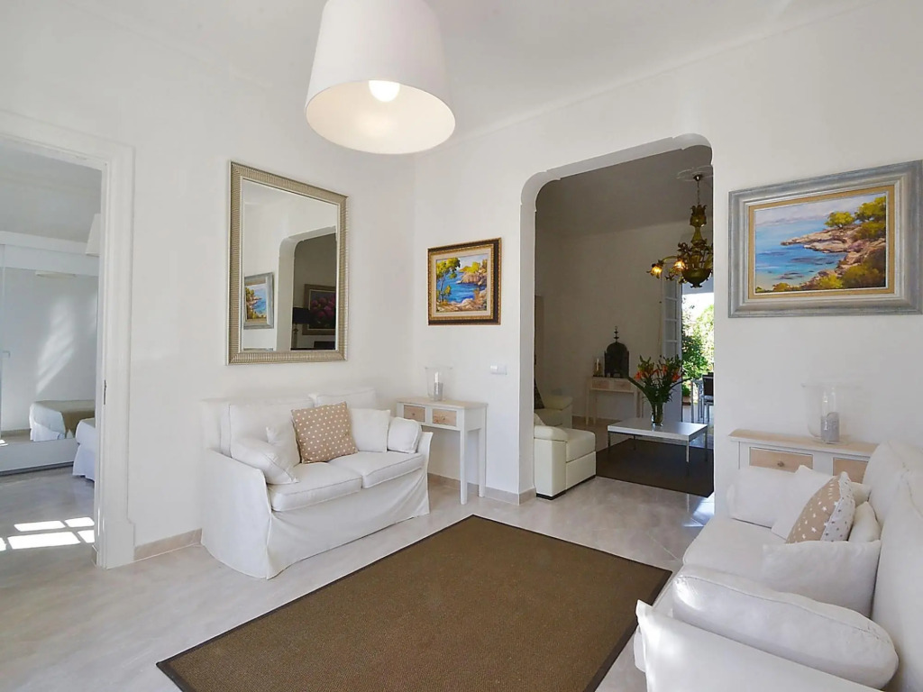 Beautiful villa in Colòn near the beach