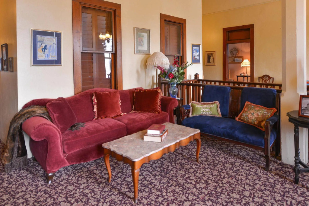 Nutt House Hotel