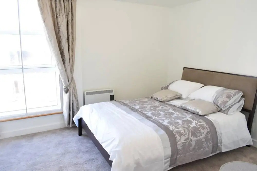 Stunning 2 Bedroom Riverside Flat in Canary Wharf