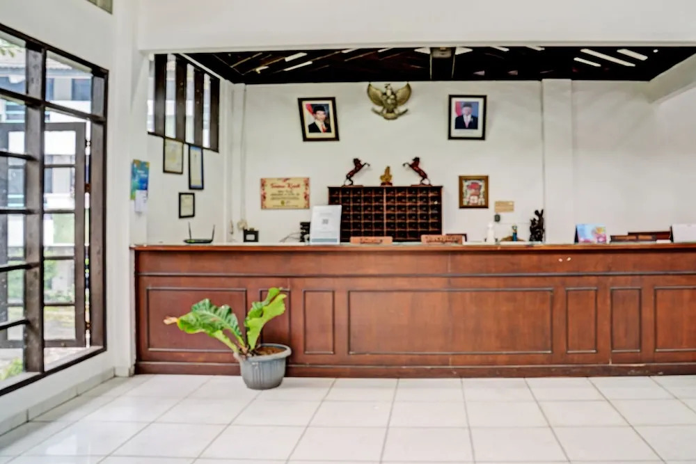 OYO 92324 Hotel Sinar Rejeki