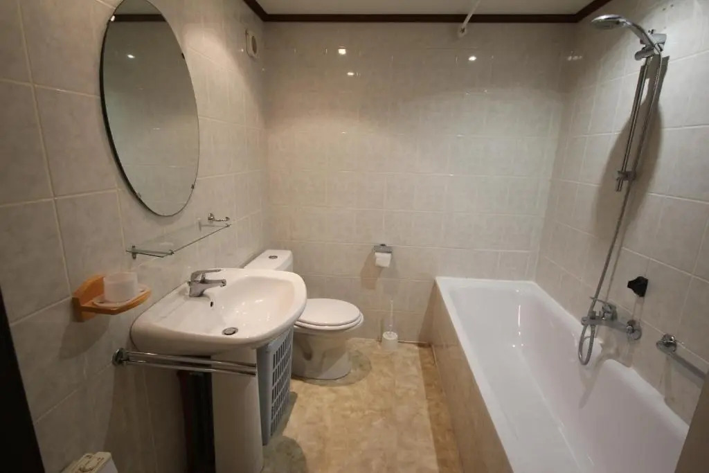 Belle villa de Vacances en angle climatisée, domaine TAMARIS, 4 chambres 7-9 couchages, Wifi, accès aux piscines payant, 900m de la mer LRTAMQ10