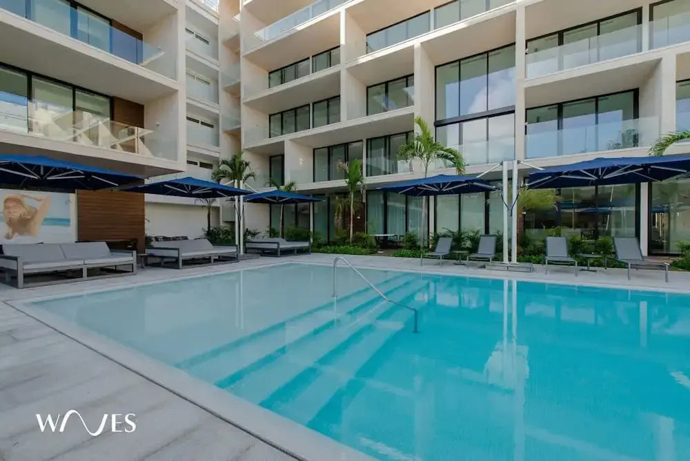 2 Br Steps Away From the Beach Heated Pool