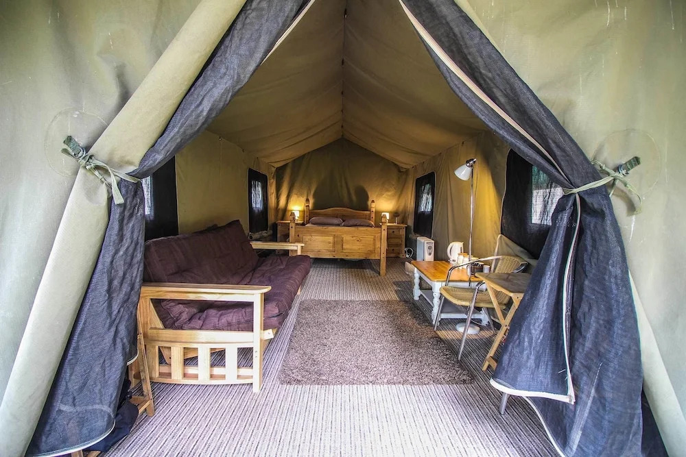 Pinewood - At Port Lympne Hotel & Reserve