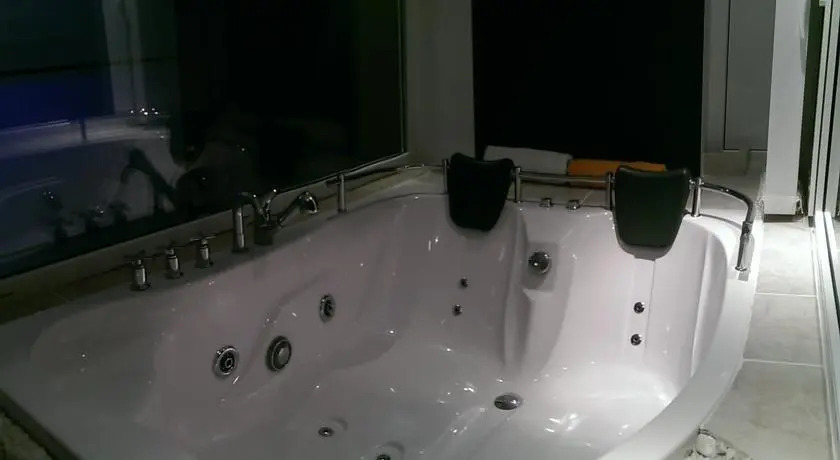 Panoramic Studio - Jacuzzi & Parking