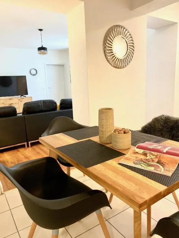 Grand Suite mit Terrasse & Parkplatz - ABC298