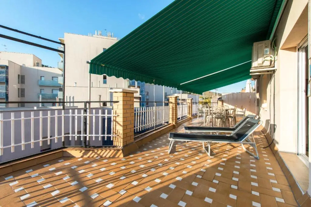 Big terrace and bright penthouse for 6 persons