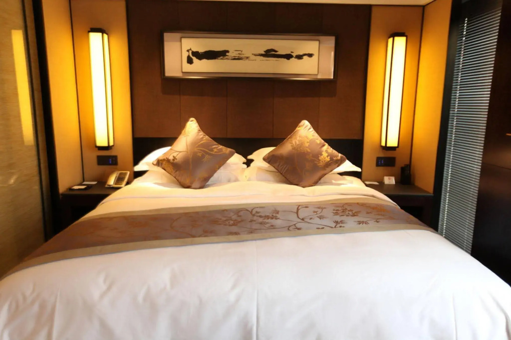 Gloria Plaza Hotel Dong Sheng
