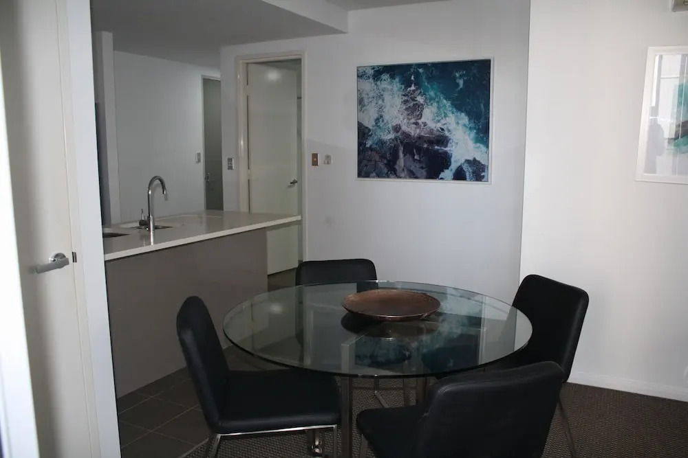 Wyndel Apartments - Miller Street