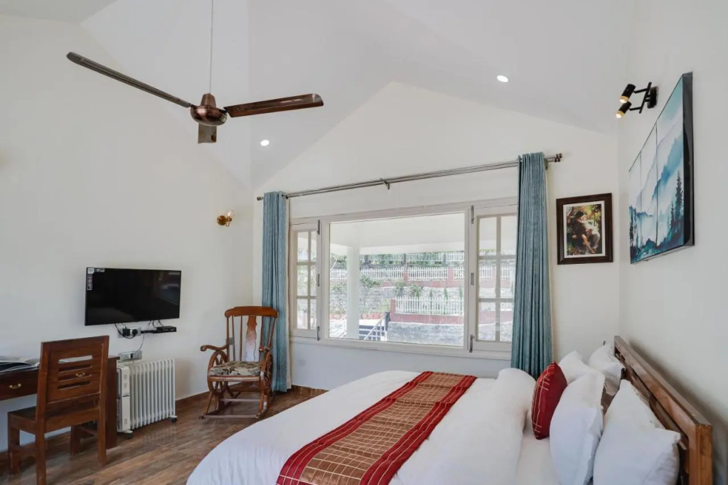 SaffronStays Casa Bellissimo, Dehradun - luxury villa near Malsi Deer Park with valley views