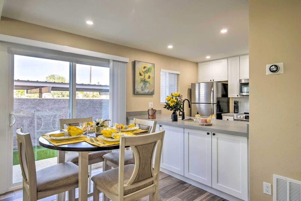 Arizona Condo w/ Community Pool & Hot Tub