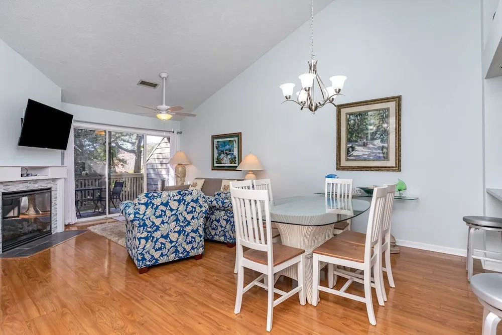 Clean and comfortable 2 bedroom 2 bath villa - 12G Richmond Park 2 Villa