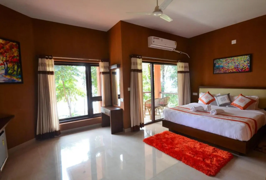 LakeRose Wayanad Resort - Lake view