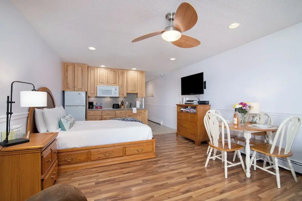 Walkout Beachfront Condo: Pointes North Resort 106
