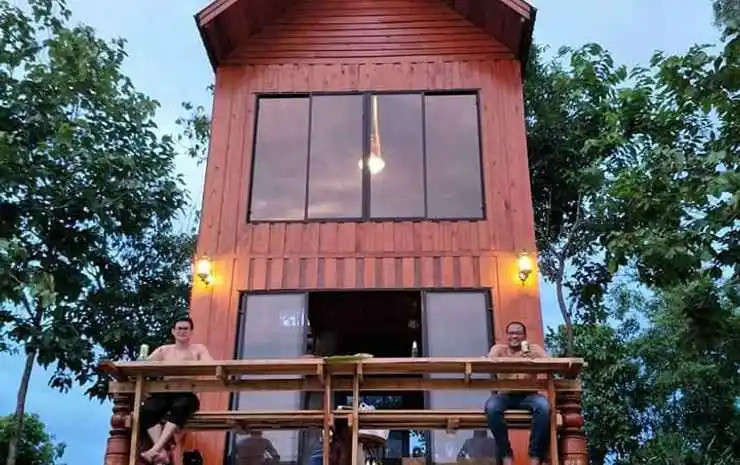 Earth House Pua