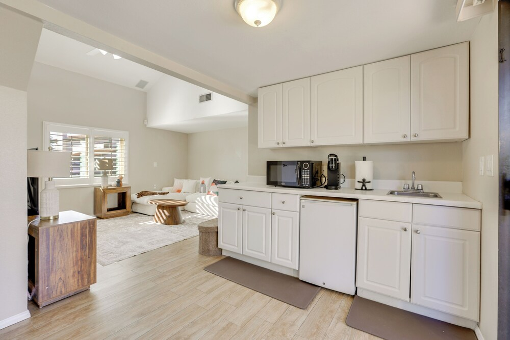 Luxury 5BR + Private Casita Theater Room + Pool