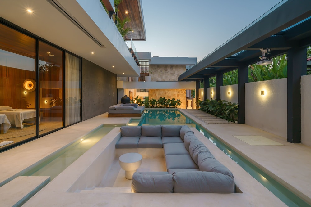 Stylish Tropical Villa - 2br