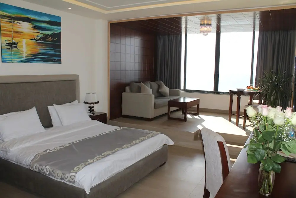 Raouche Rock Suites