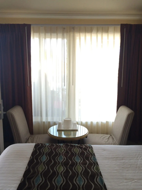 Oasis Inn and Suites