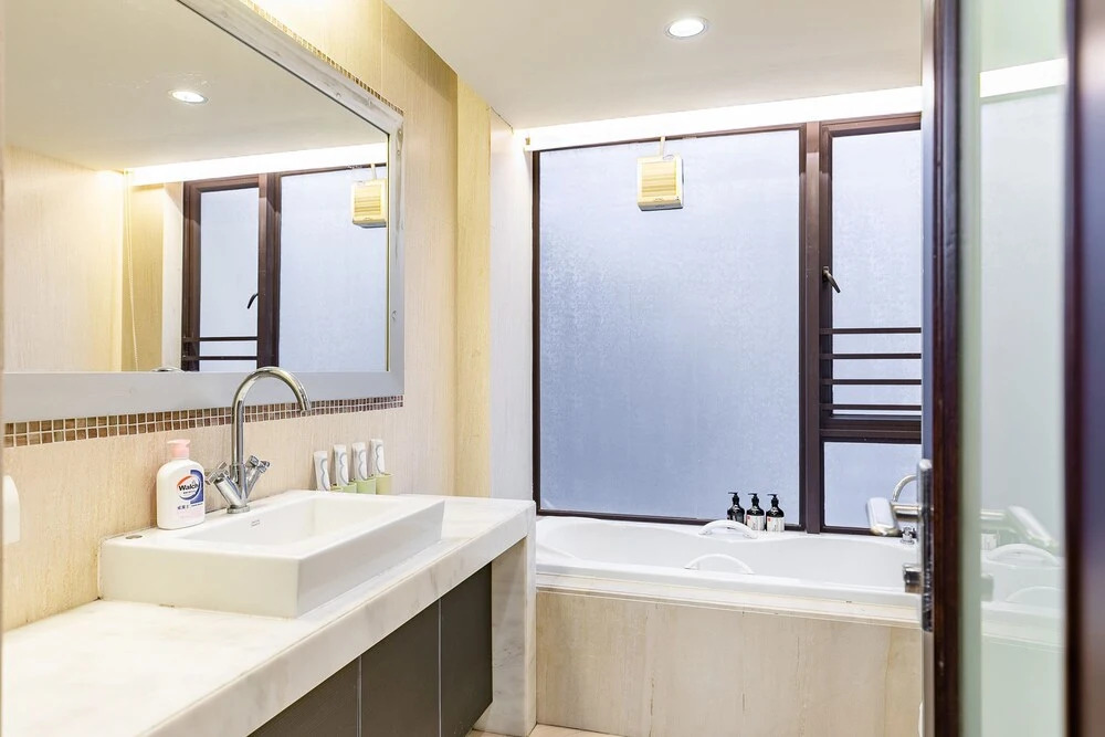 Locals Boutique Apartment Huafa Plaza 19