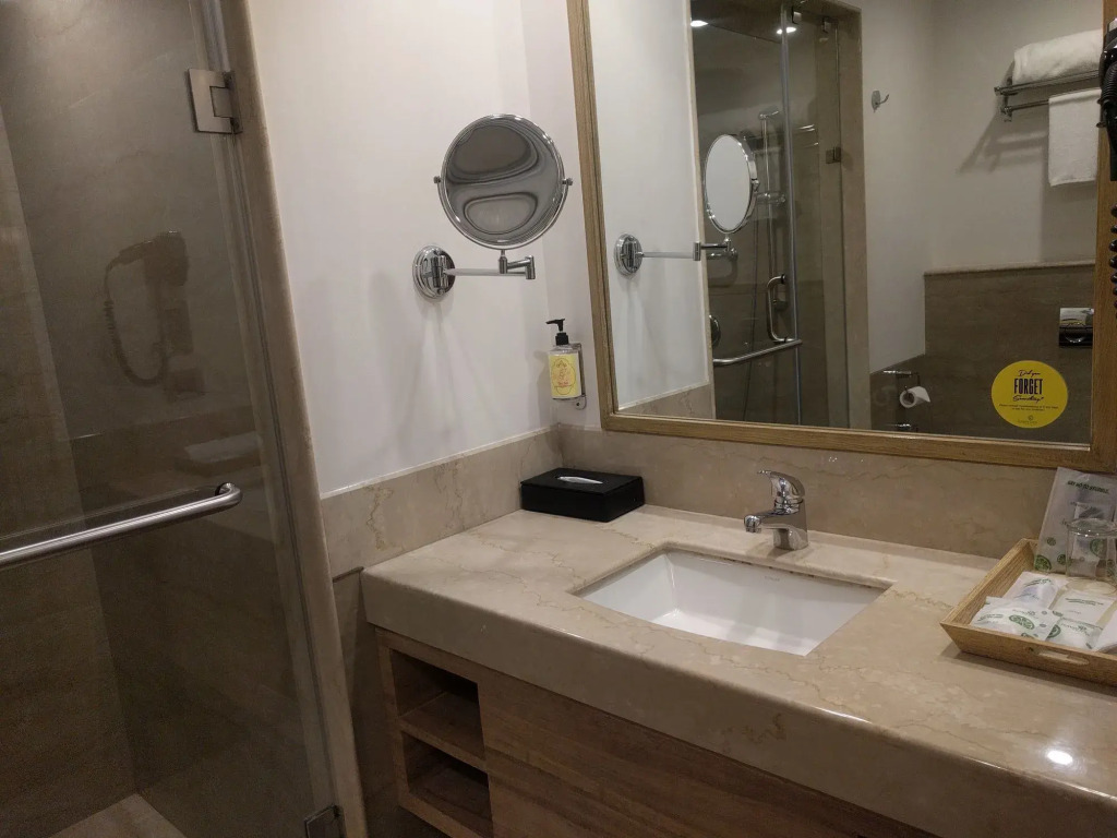 Lemon Tree Premier City Center