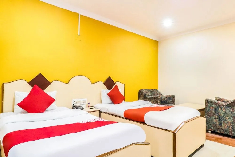 OYO 38200 Hotel Goutam Vihar