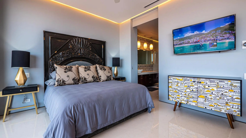 Pier 57-403 - Pier 57 Romantic Zone Ocean Views 2 Bedroom 2