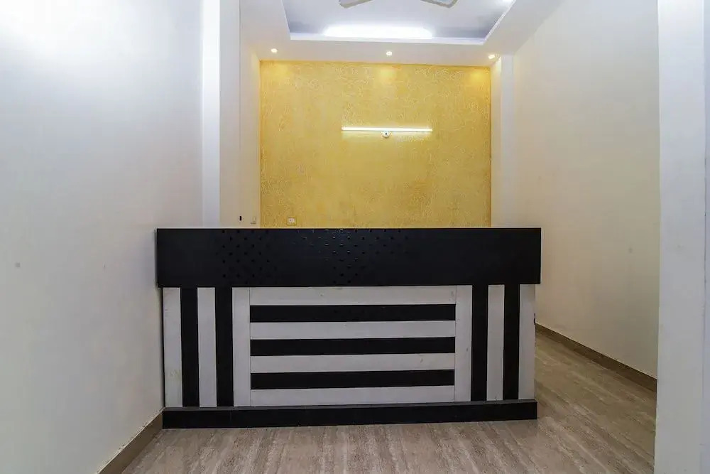 Larch Western By OYO Rooms