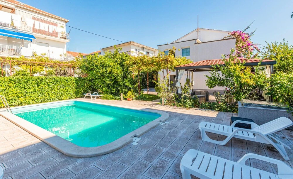 Awesome Home in Kastel Stari With Wifi and 2 Bedrooms