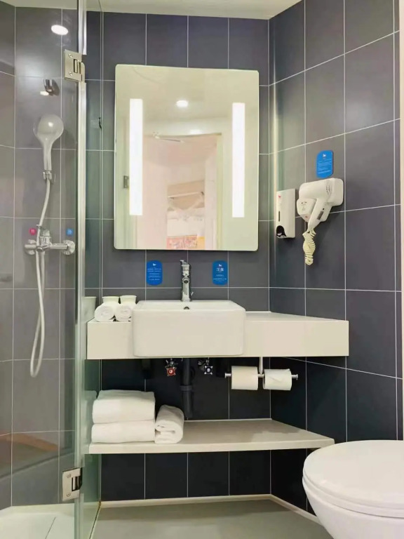 Hanting Hotel Shanghai Baogang Yueluo Freeway