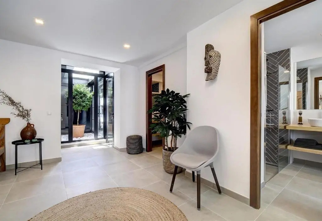 Renovated townhouse San Roque 85