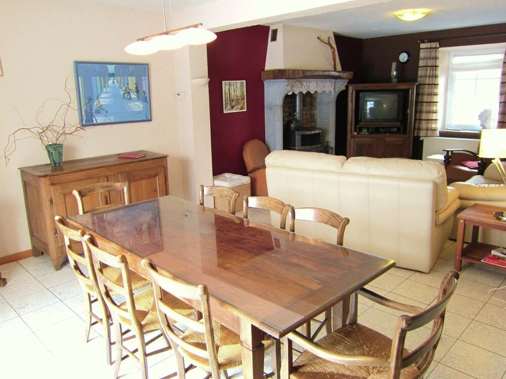 Splendid Cottage in Thynes with Hot Tub