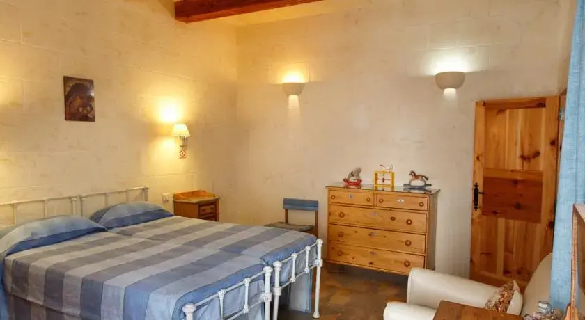 Tal-Bobby Farmhouse