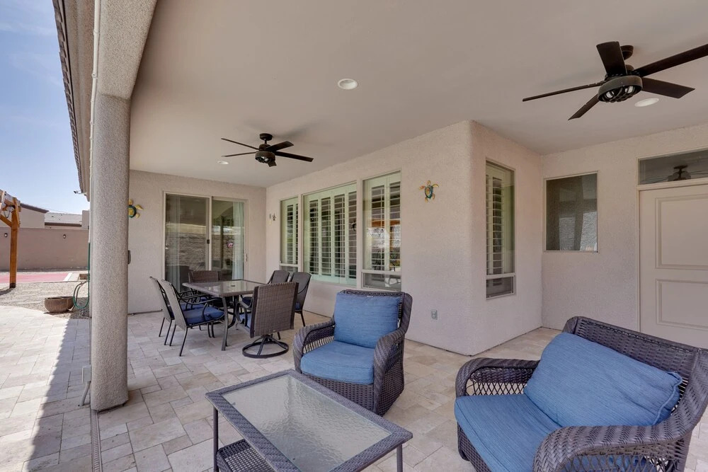 Home Theatre & Pool: Lake Havasu Retreat
