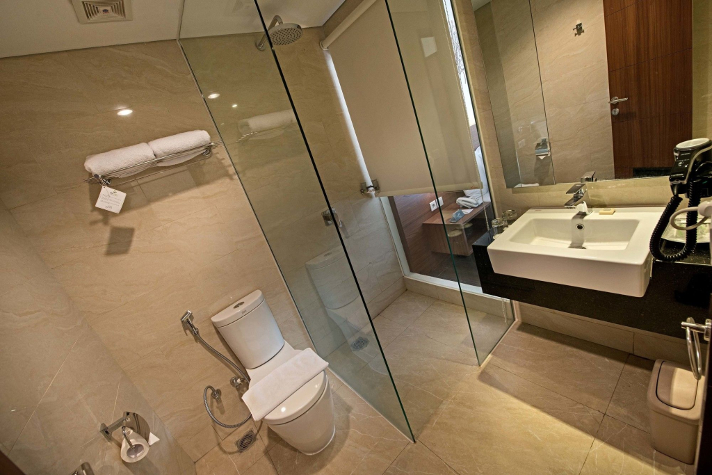 Grand Whiz Poins Simatupang Jakarta