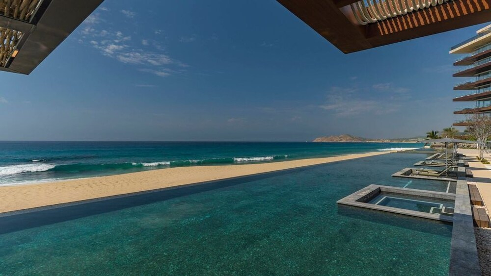 2BD Oceanfront Presidential Suite SCabo