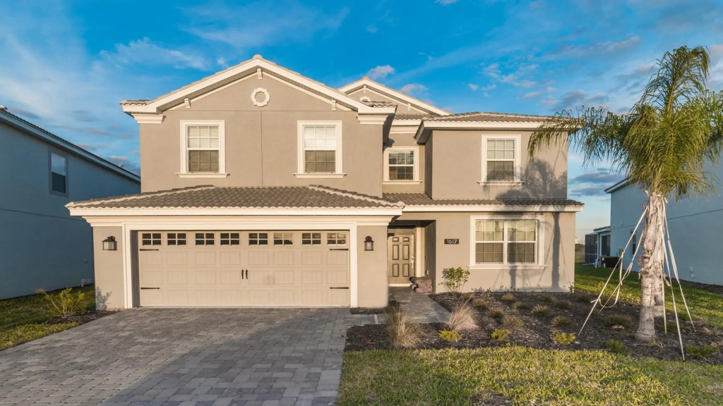 Spacious 6BR w Pool SPA With a Stunning Green View