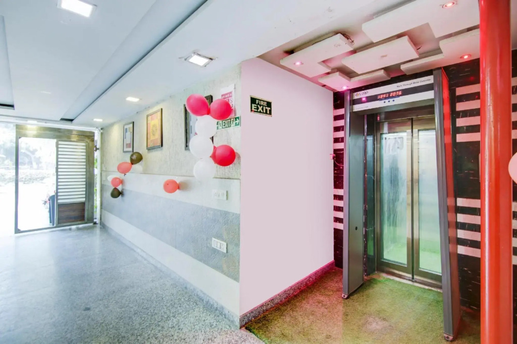 OYO Flagship 80529 Sg Hotel