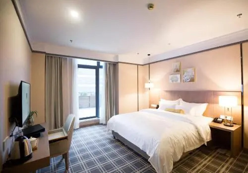 Book & Life Hotel
