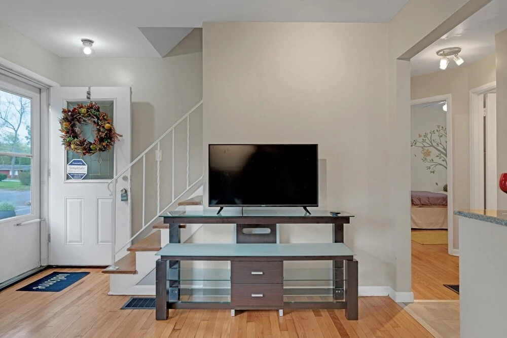 Charming Cape Cod Home - Just 15 Min From Downtown! 4 Bedroom Home by Redawning