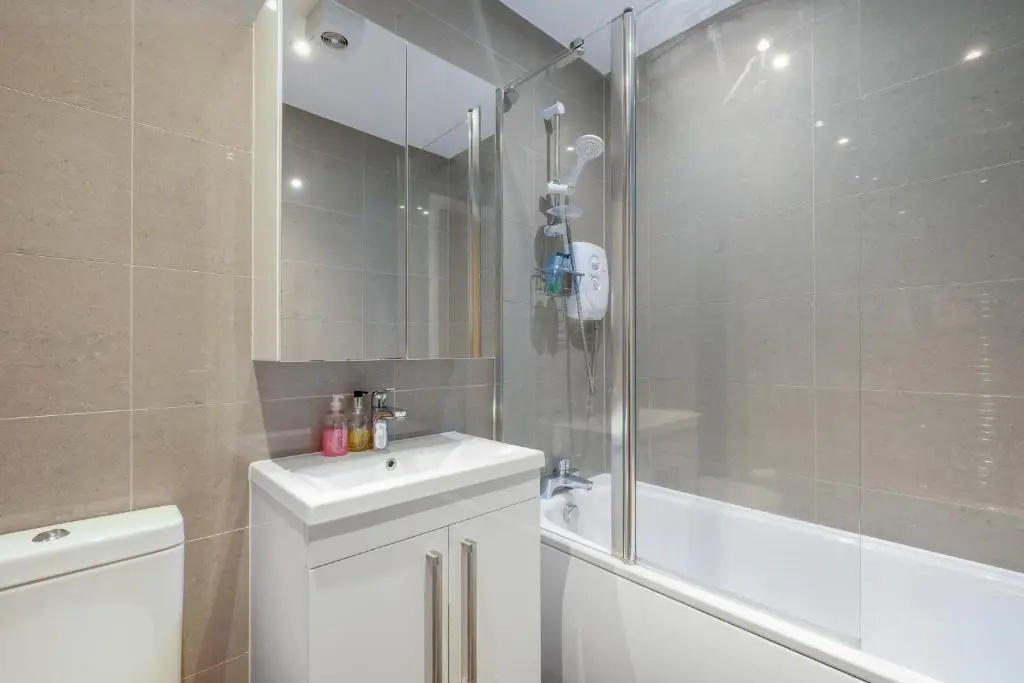 Heathrow Living Serviced Apartments by Ferndale