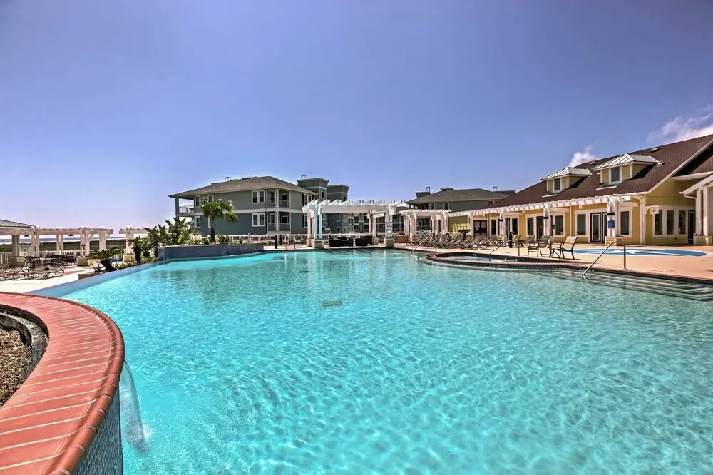 'seas The Day:' Home w/ Pool Access in Galveston
