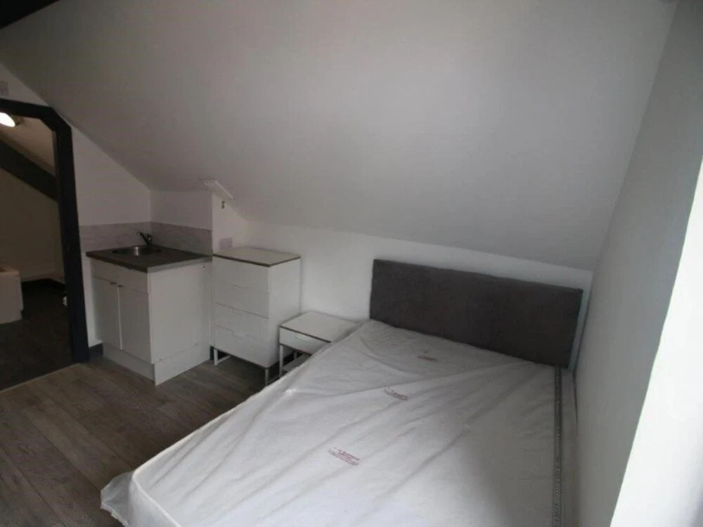 Frodsham Street Apartment