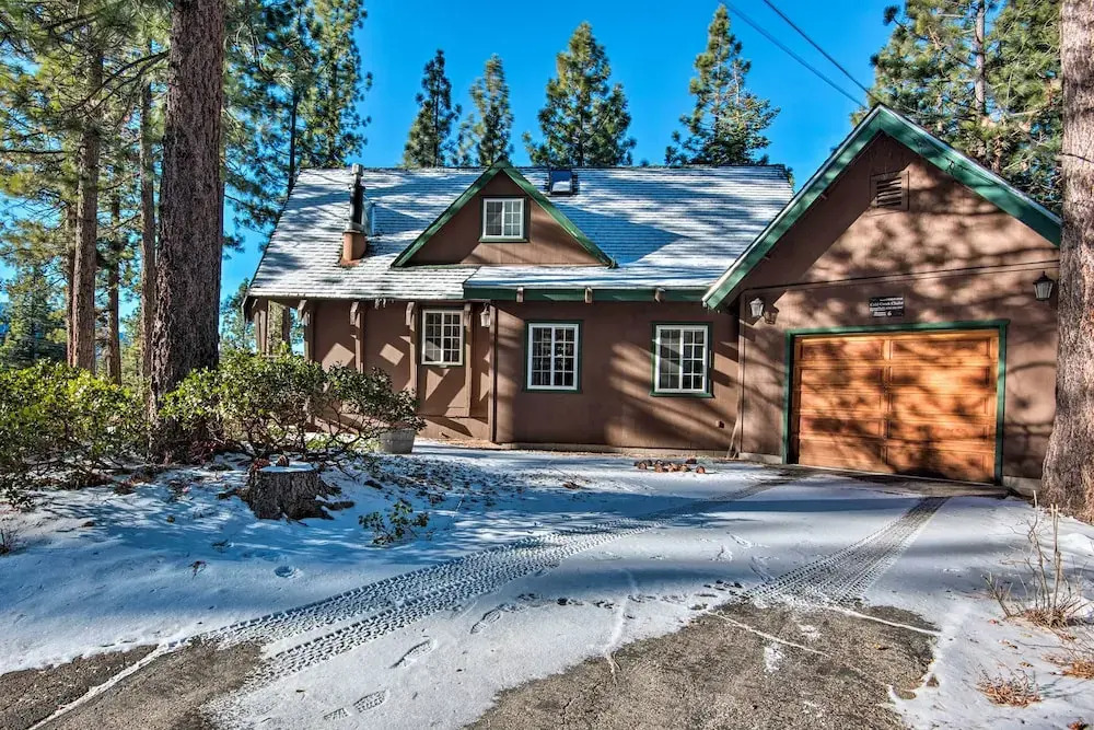 South Lake Tahoe Home w/ Deck & Mountain View!