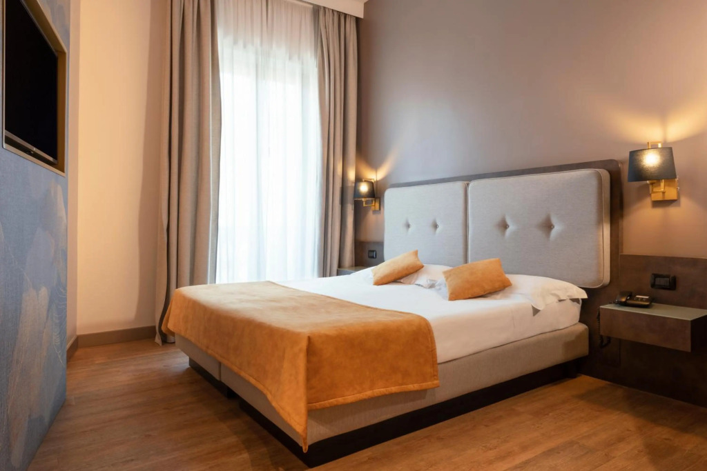 Mokinba Hotels King