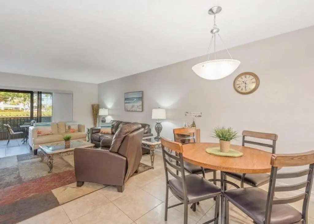 Prime Location I 2 Bed Setup Directly Across Street From South Beach Access