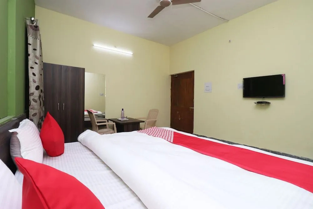 Oyo 30710 Maa Banadurga Homestay