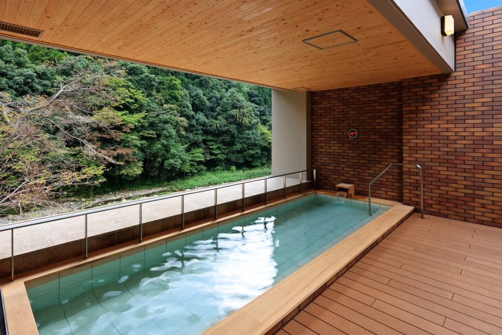 Yuki Lodge
