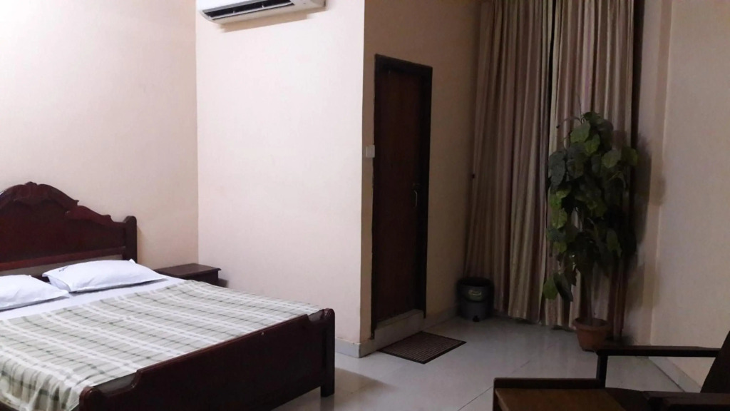 Taj Rest' inn