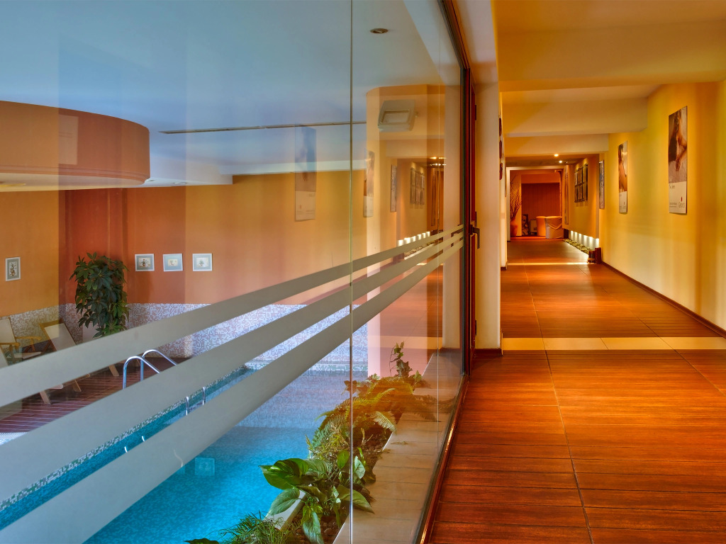 Yantra Grand Hotel