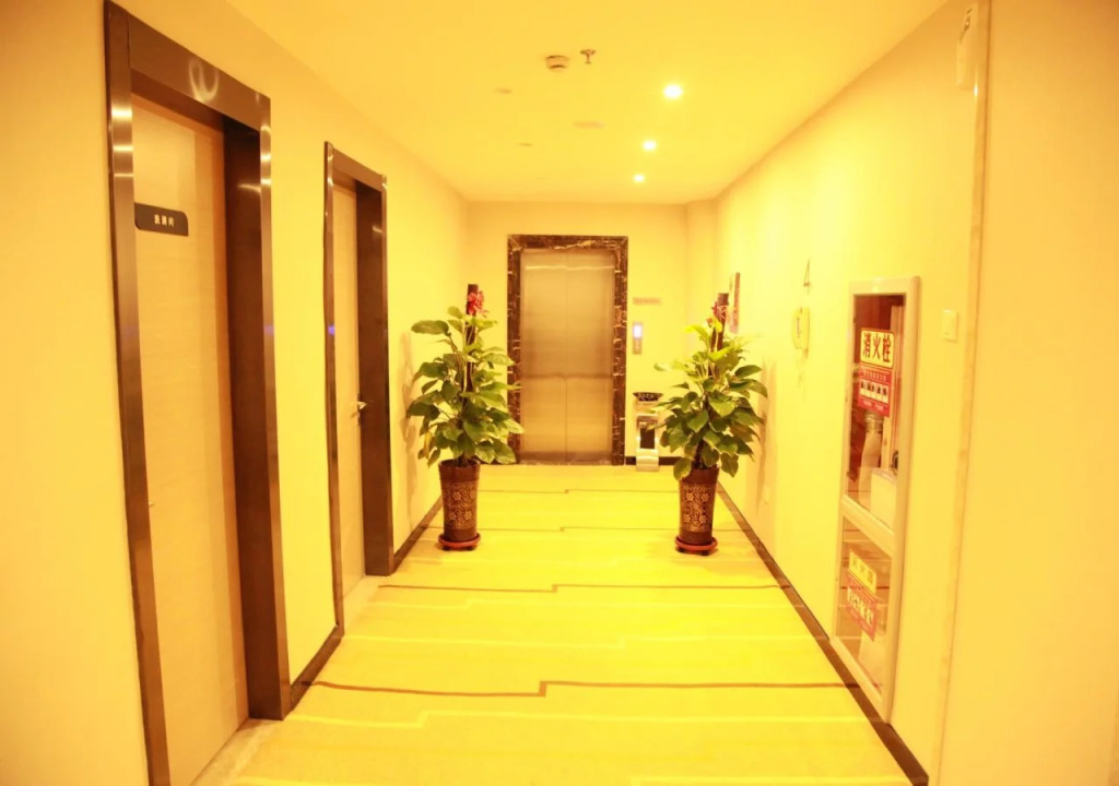Lavande Hotel (Yinchuan North Gate Tourism Bus Station)